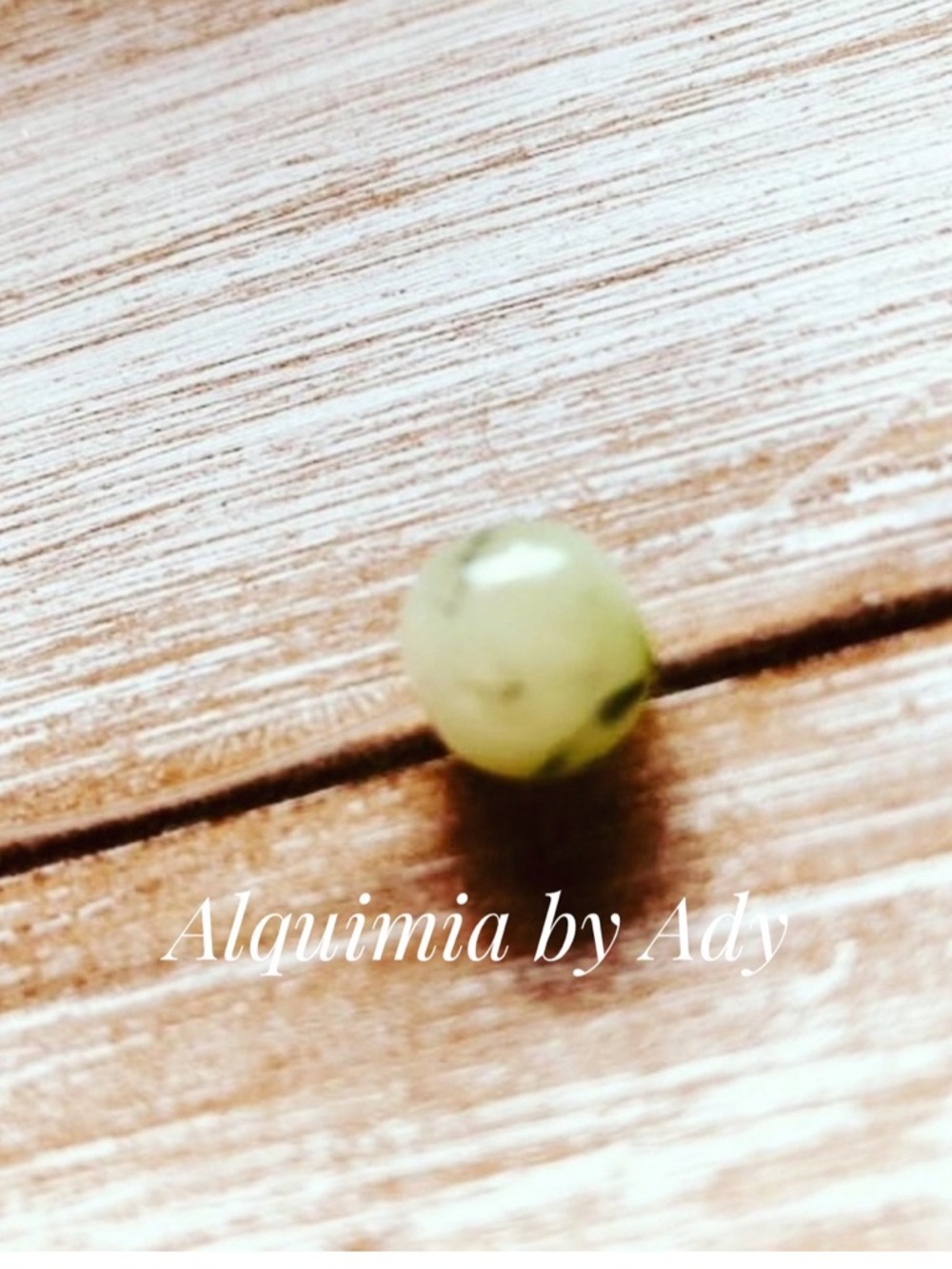 INVISIBLE NECKLACE + GREEN PERIDOT + MINIMAL - Picture 2 of 2